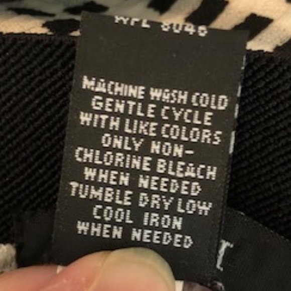 Black & White Check Knit Skirt, XL - Picture 6 of 6